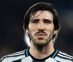 体育赛事-莫雷托：纽卡为托纳利要价超过9000万欧，多家英超豪门愿意支付