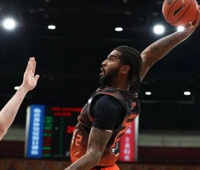 山东男篮主场迎战吉林，有望冲击7连胜，克里斯再会摊手好搭档